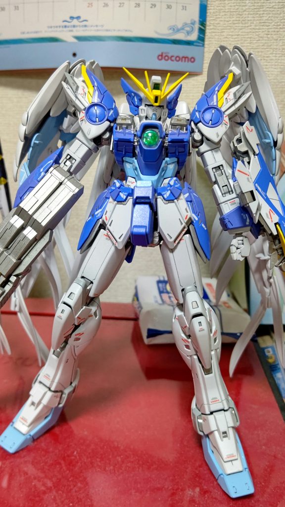 別ショット。ABS塗装にミスって変形どころかポーズもほぼつけられないのは秘密です。