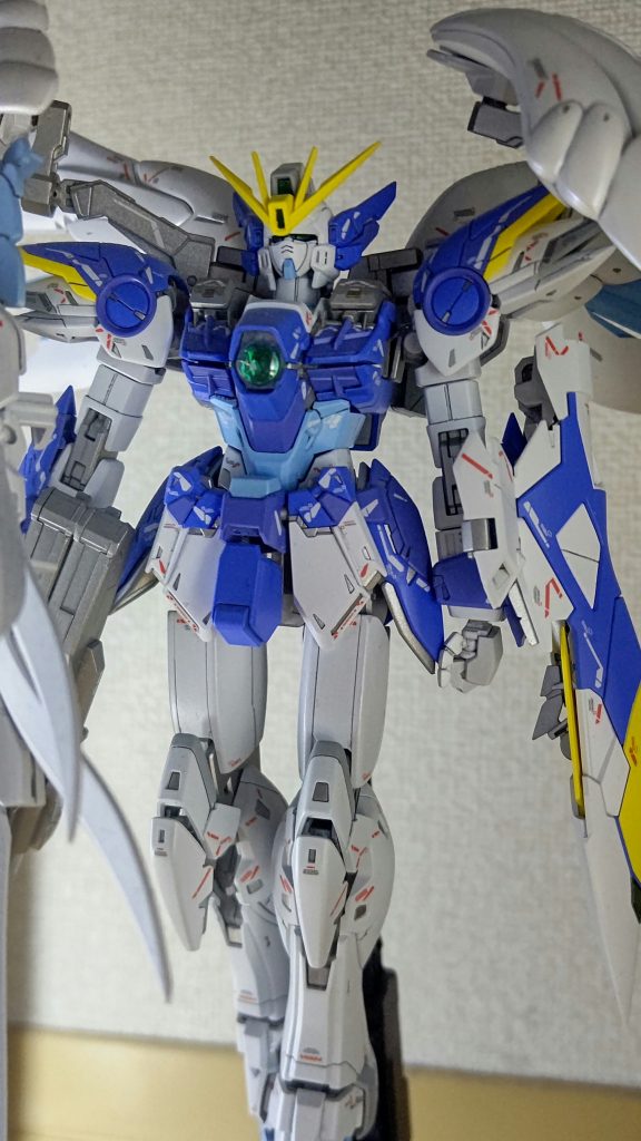 アップで。3種類の青を使っていますが、写真じゃ分かりません。