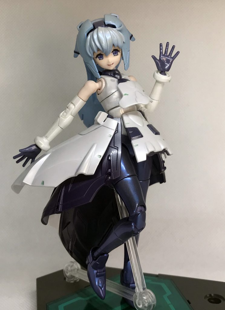 スカート裏は雲母堂本舗さんのCCブラックパールで塗装しております。