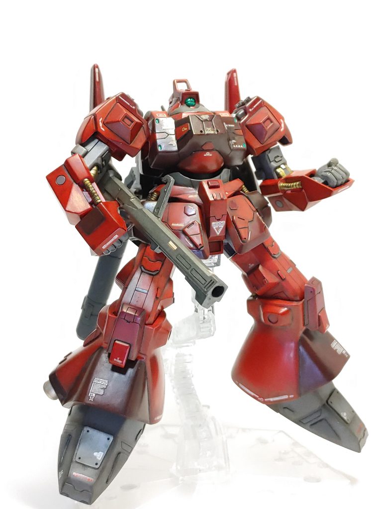 股関節にもボールジョイントを追加。太もも部分はロールを加えています。下半身の可動は思い通りになりました。