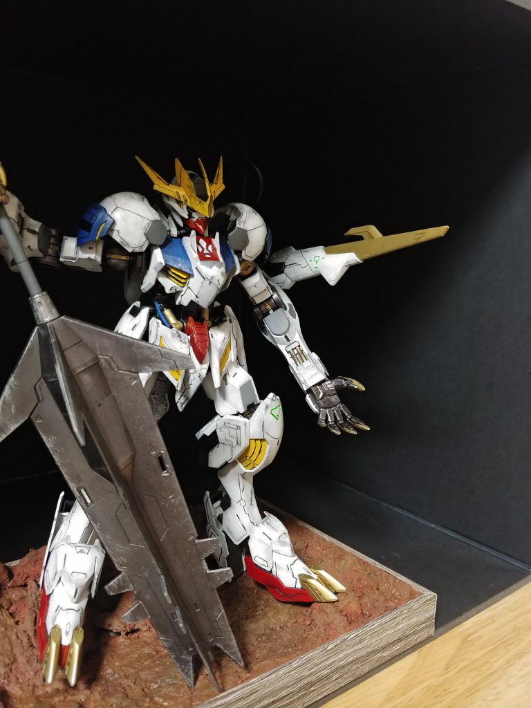 アニメには無いですがちょこちょこ部分塗装をしているところがこだわりポイントです。