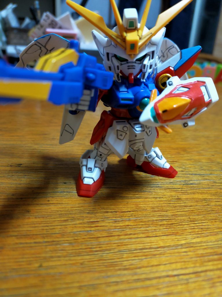 新水性ホビーカラー筆塗り。スミ入れペン仕上げです。久々にガンプラに触った気がします。筆塗りもそこそこに完成。