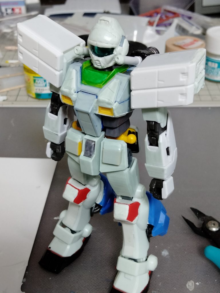 何色にするかでも迷いました。量産機っぽい色になりましたかね💦良いアイデアが浮かべば、次は同じ世界観でオリジナルガンダムも作りたいです(・∀・)