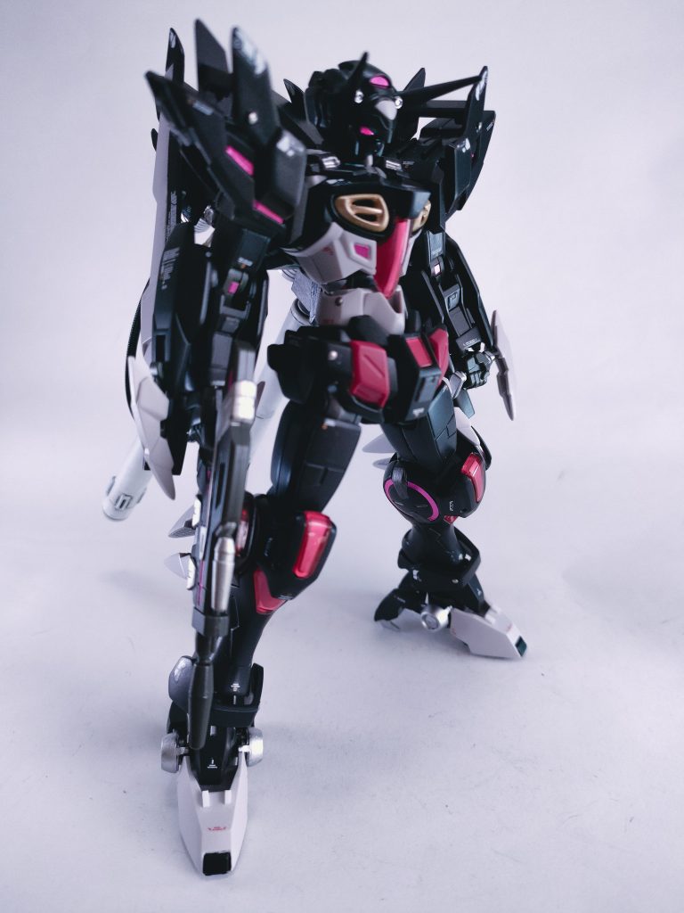 と言うことでGエルス高機動パックでした。最近迷走していたため、今回は改造少なめでシンプルに仕上げてみました。昨年末に作成したビームマスターが偶然実力以上に出来が良かったのでスランプだったんですね。アレより良いものが作れる気がしねーという気持ちが強くありました。まだ方向性に悩んでいる時期ではありますが、このGエルスは結構気に入っています。「ツヤ消しは正しい」「ウェザリングとスプリングが自分の持ち味」「スミイレは必須」等の固定観念を払拭できればいいなと思っています。それでは、ここまでご覧いただきありがとうございました。気に入っていただけると幸いです。良ければ過去作も見てやってください。