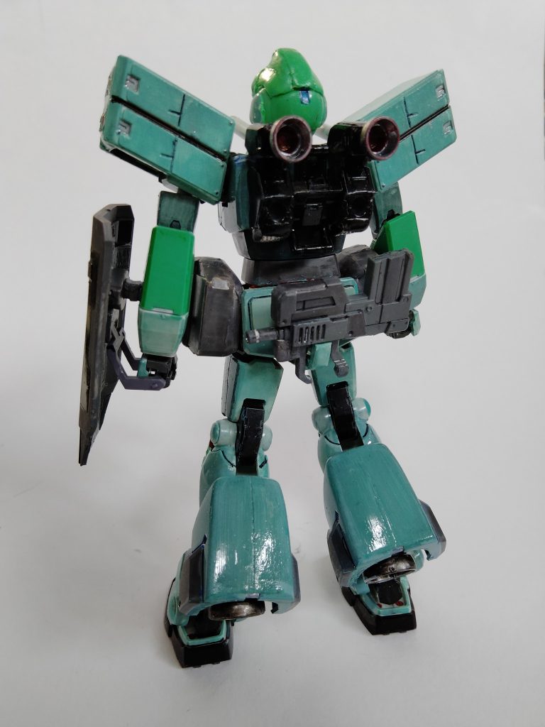 ランドセルは30MMのポルタノヴァマシンガンはコトブキヤの物です。後ろにマウント出来ます。