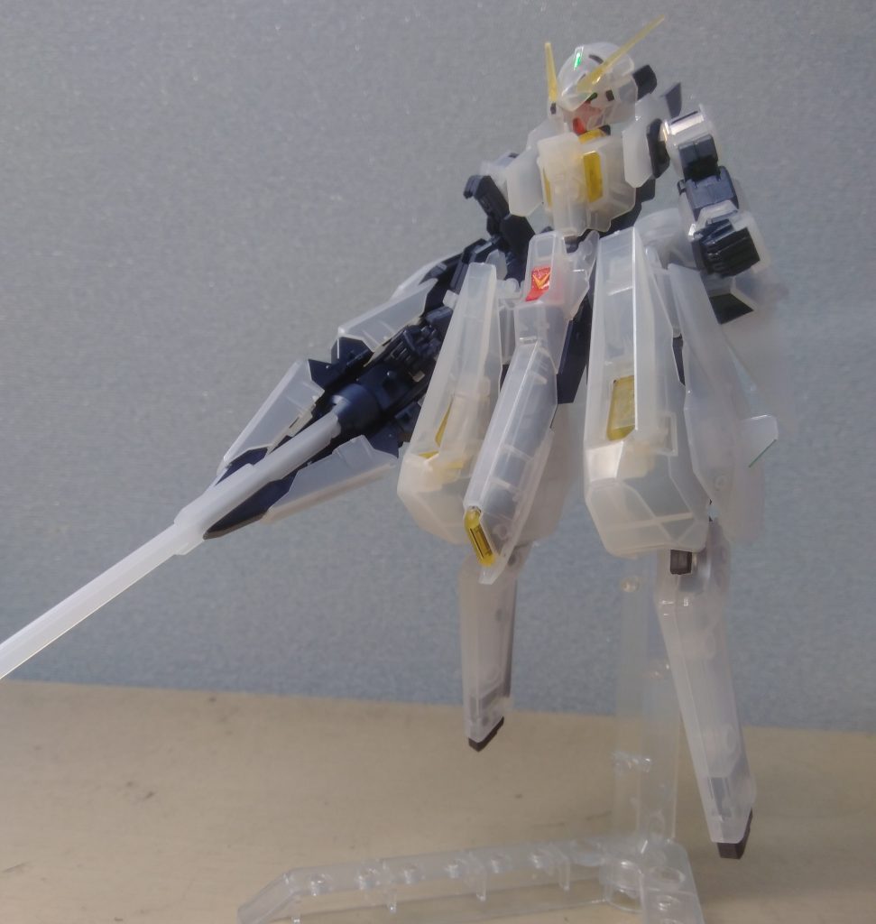 とりあえずシールまで貼って組み上げ。ちっちゃくて可愛いです。