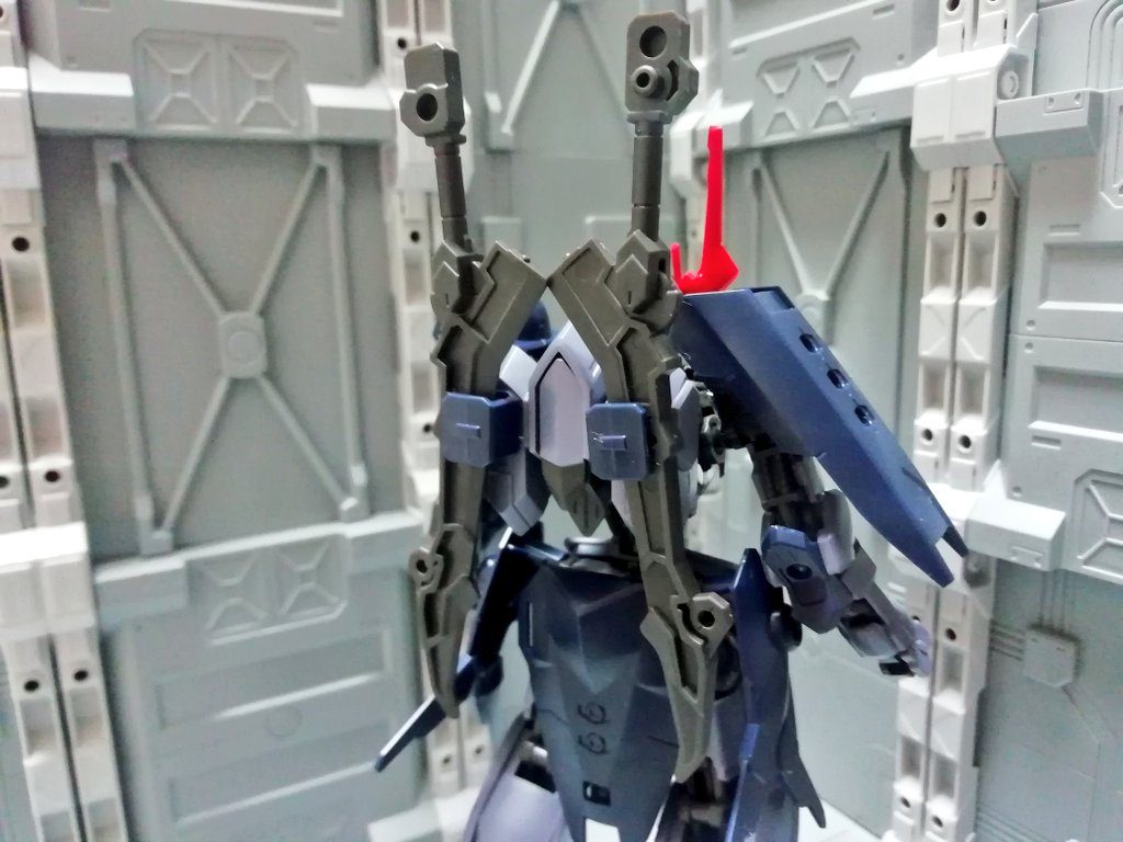 バックパックにはツインブレードをマウント