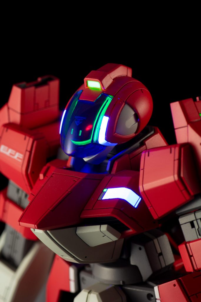 クリアパーツ内でもしっかり発光してくれました。