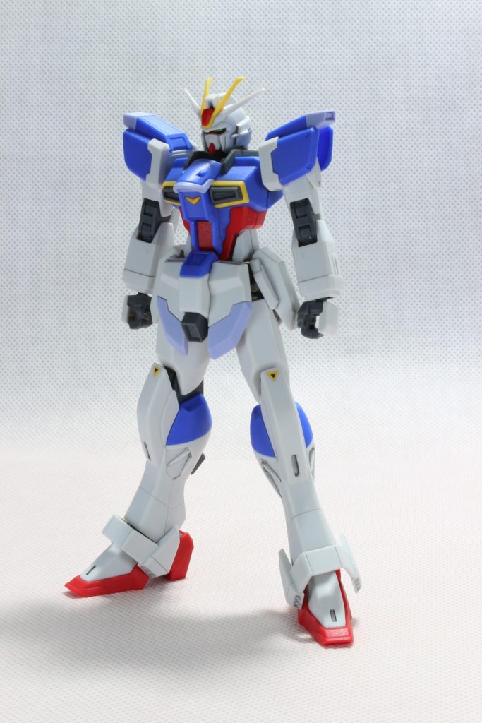 ランナーパテで頭と腕と太ももの合わせ目消し。アンテナをシャープに