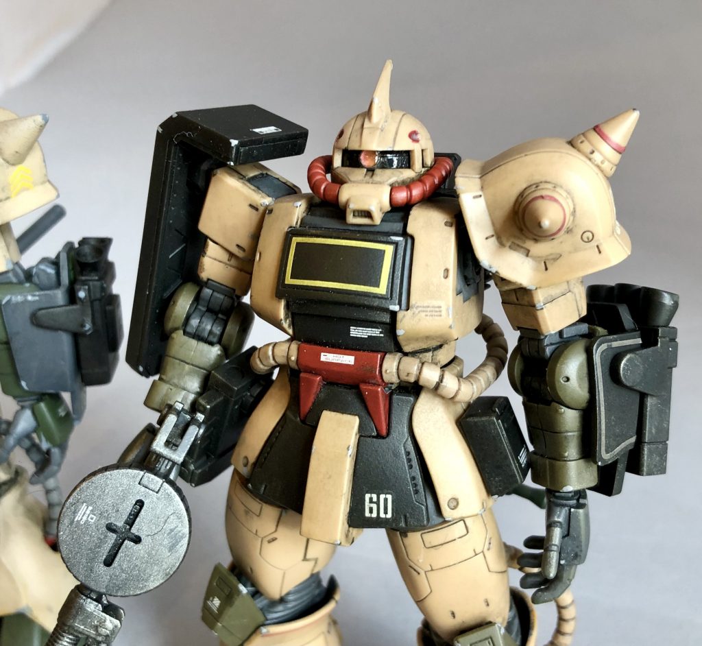 ひとんちからパクって来たものをちゃっかり使っちゃうザクデザートさん。意地汚...たくましいですね。モノアイは開口しＨアイズ化の定番工作＋ここだけツヤ有です。