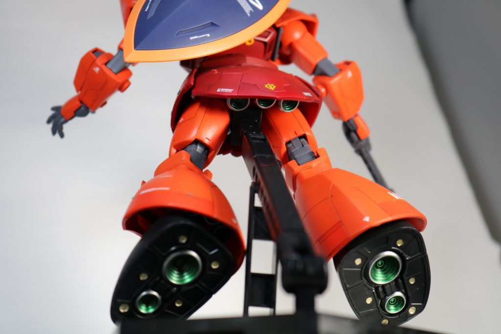 バックショットです。マスキングで塗分けています。