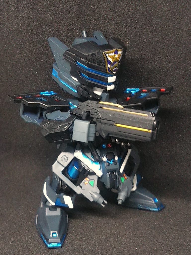 サージェントの拳銃って、ロボコップのオート9感ありませんか?