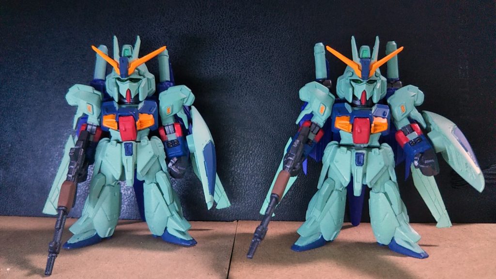 ←スマートなハの字立ちの製品状態→軽くいかり肩で腕も少し開ける改造品