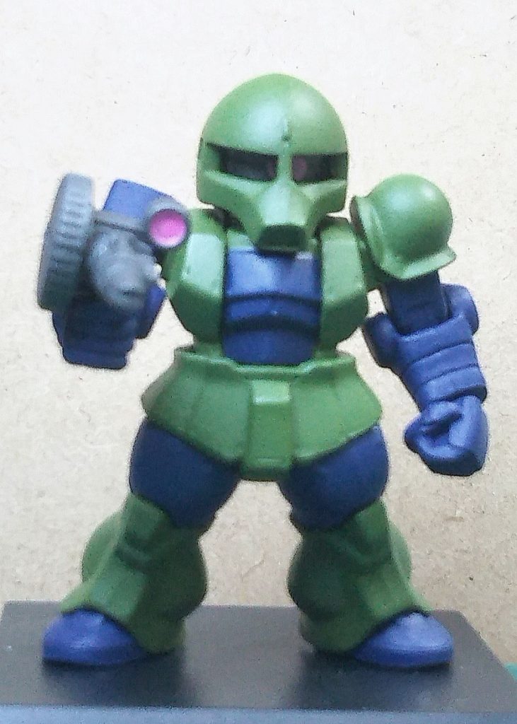 コンバージではただの軸可動で決まらない銃を持ち上げたポーズも…