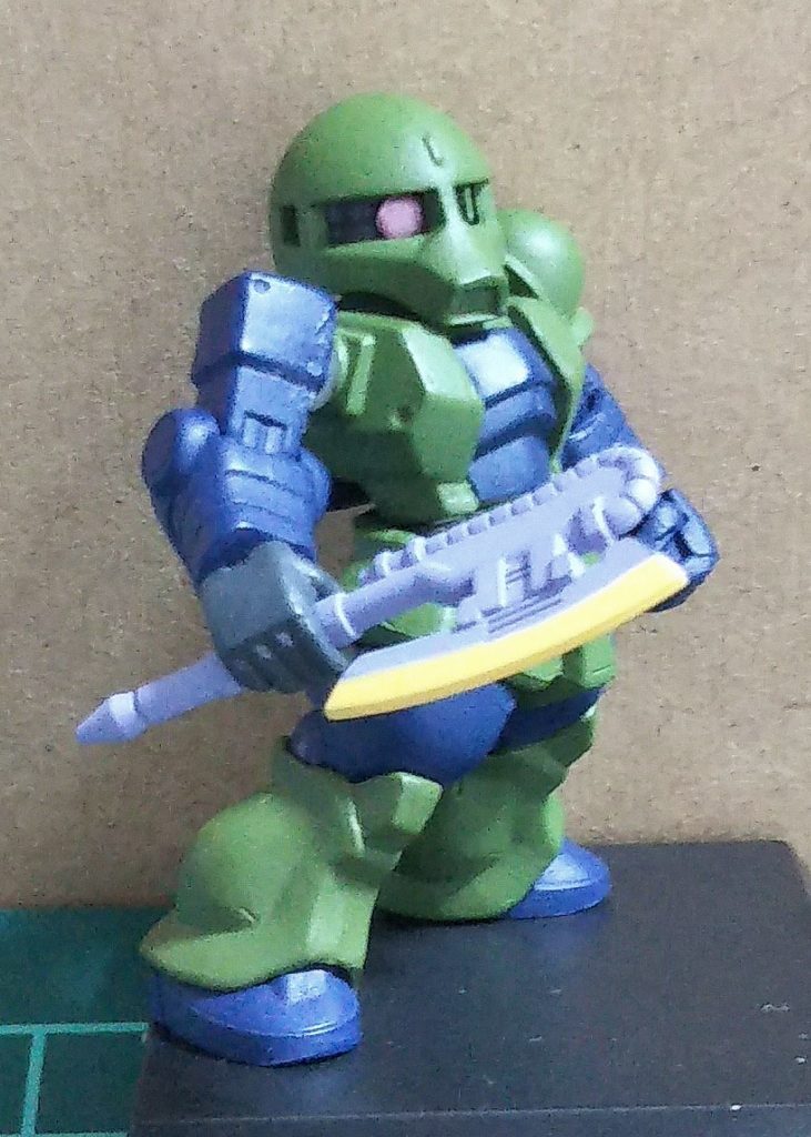 コンバージのS字立ちもカッコイイのですが、ダブりなどで同じS字立ちポーズで列べるのに物足りないと感じた時などにいかがでしょうか。↓以下簡単工作↓