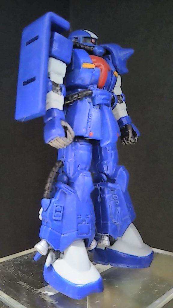 センチネルと言えば…Z系のイメージですが…ベースがザクなので…😎　( Zplusカラーとか迷いましたが…。)  よく考えたら、Zplusとか、今では当たり前にあってよい機体ですが…当時は、グレー系って、本物の戦闘機ぽくて…超〜カッコ良い!!って感じでした😁😁😁