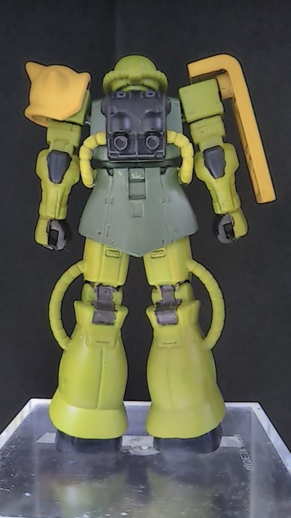 諸説ありますが…ショルダーアーマーとシールドがイエローバージョンを選びました😊　この辺も自由という事で…許して頂ければ…😅