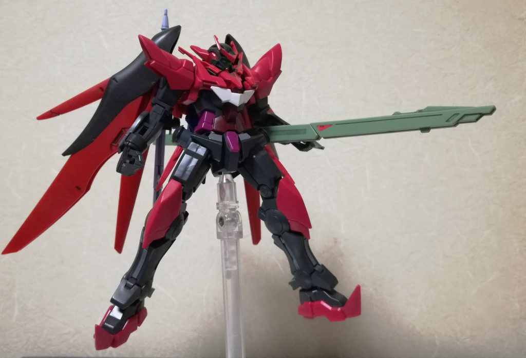 GN高エネルギー長距離ビーム砲GNドライブのエネルギー支援を受けることによりトランザム時に強力なビーム砲を放てる．