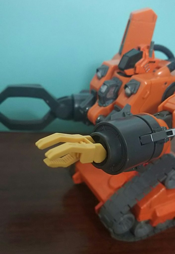 様々な腕パーツが使えます 