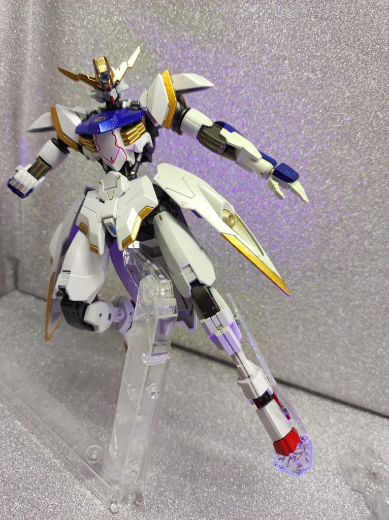 ・パッラースストライク足のビームアーマーを展開したまま飛び蹴りを放つ必殺技。言うまでもなくアテナが日アサを見たことで誕生した技。誕生理由は限りなく浅いが、彼女の戦闘スタイル的には有用性は高い。ちなみに回し蹴りVer.もある。