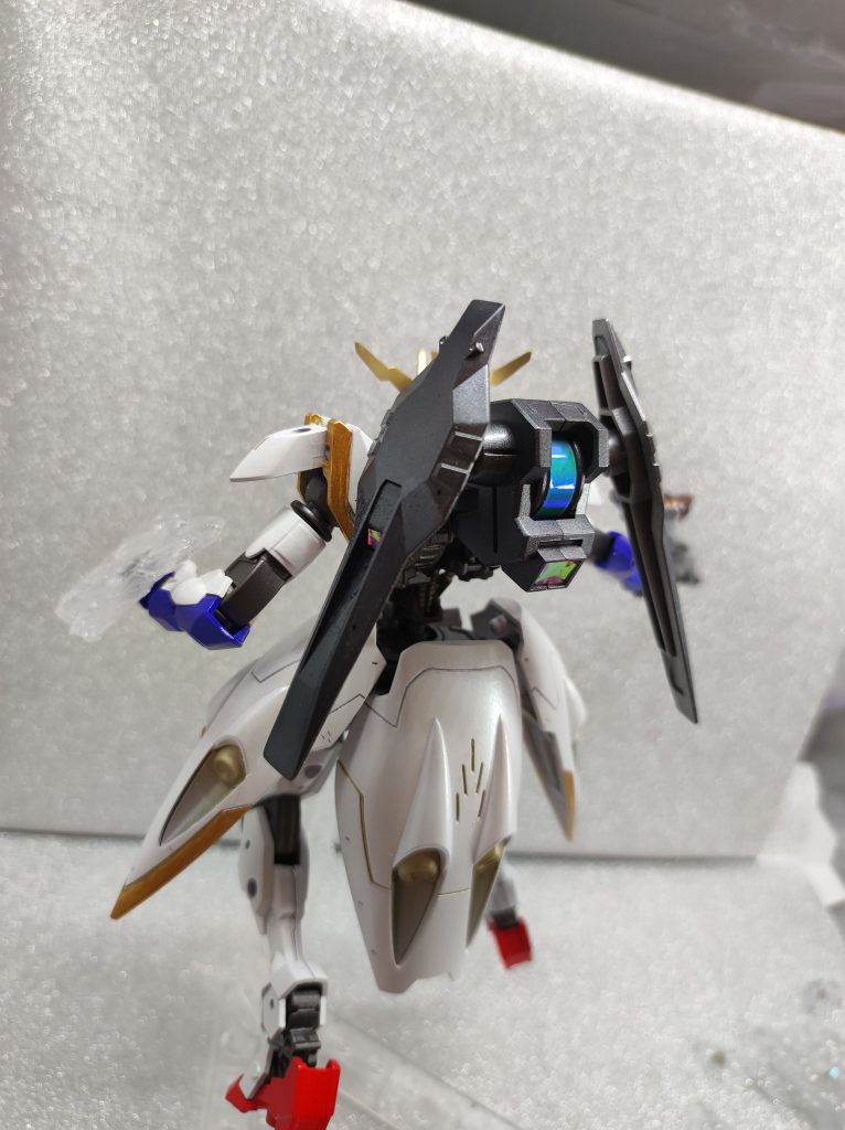 ・ヴィダール用バックパック特に宙間戦闘用、ブースターに使用する電力はバックパックのエイハブリアクターから供給されるので、アイギスに使用する電力を圧迫しないのが利点。