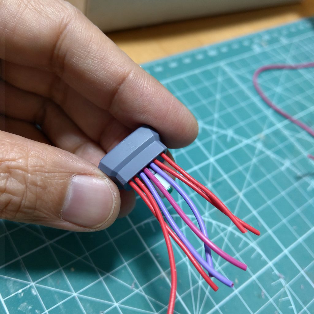 穴を開けて、こうしてー