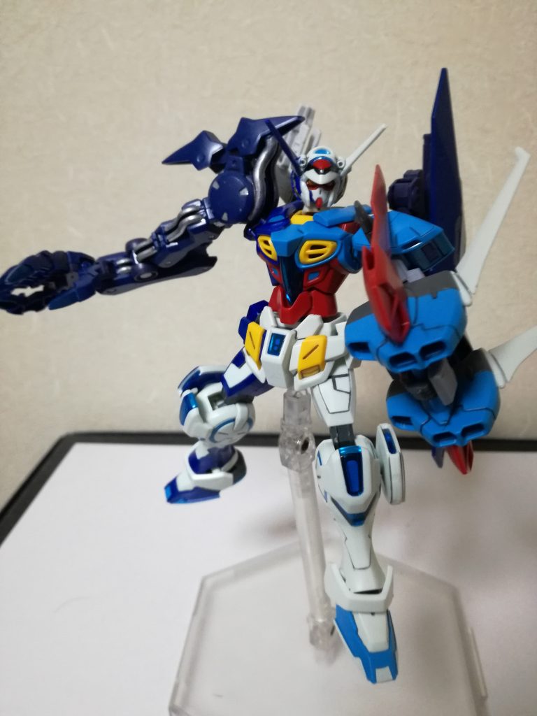 G-ナックルブースター前方の噴出口からビームショトガンを放つ近～中距離武装 ．ウイングブレードを展開してGアーチェリーに変形する．バックパックに装備時はブースターとして使用する．