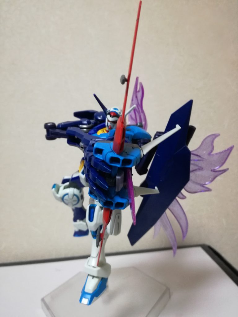 月光弓(げっこうきゅう)である！本機体の必殺技でGアーチェリーと右手を合体させた形態 ．右手による照準補佐及びナノマシンなどのエネルギー補給、Gアーチェリーによるビーム操作による月光蝶の収束により、月光蝶を着弾位置で発生させ味方の巻き込みを防ぐ．