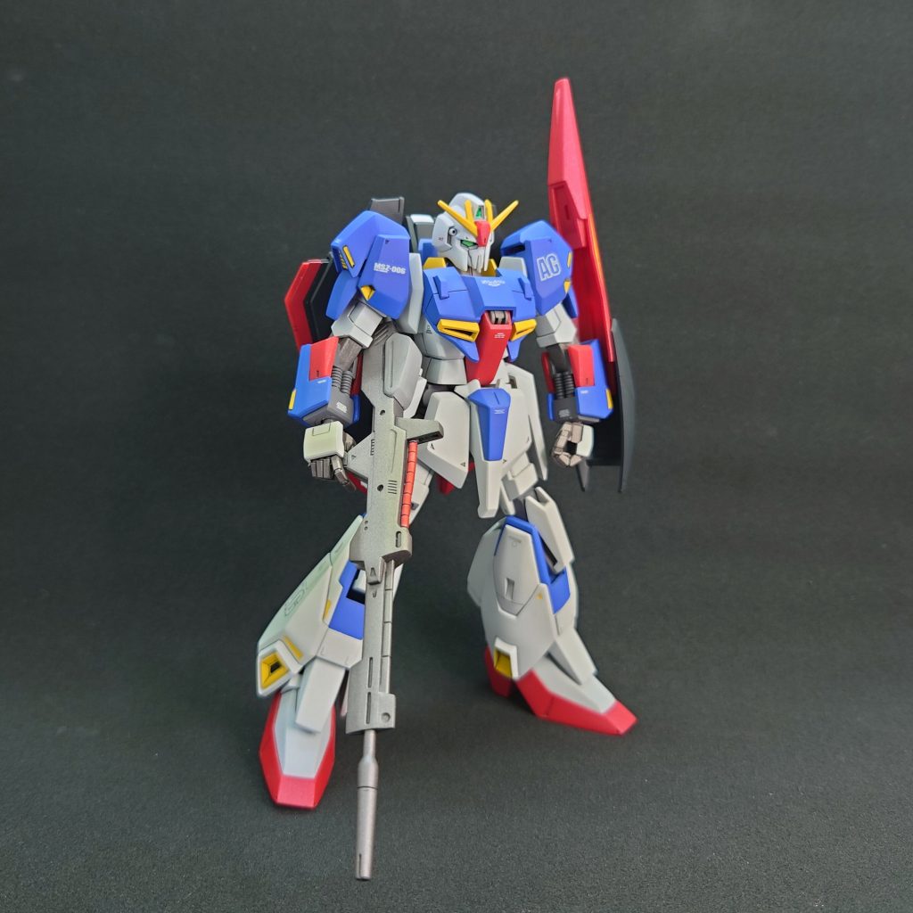 照明が変わると色の見え方も変わりますね。