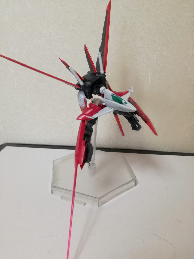 各ブースターには非常用の戦闘形態が存在する．ノーマルブースターは腕部を展開し簡易MA形態として戦闘を行う．