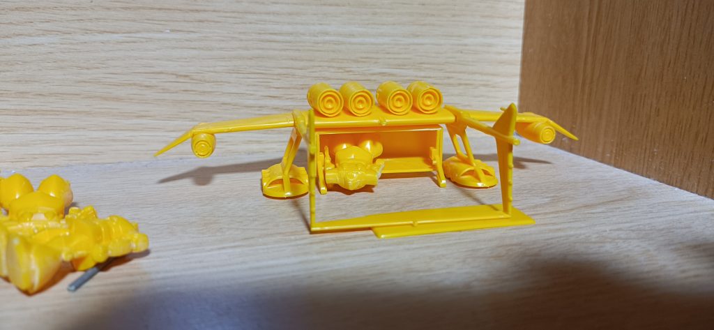 付属のドムを入れる事ができます。