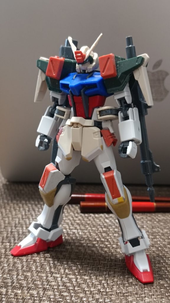 胸部にとりかかる直前腰サイドアーマーの試行錯誤が見て取れます。