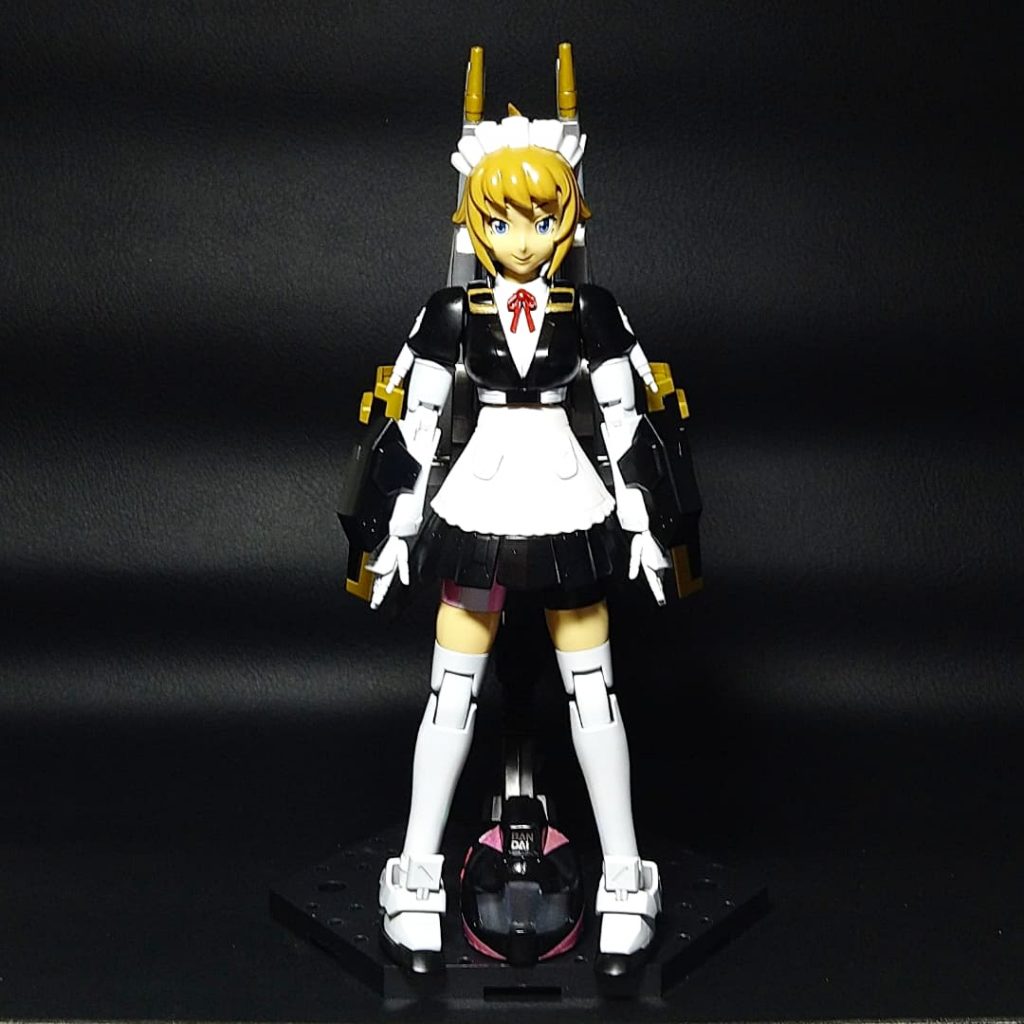 バイクと言う事でヘルメットを作りました。カラーはバイクをイメージして塗装しました。