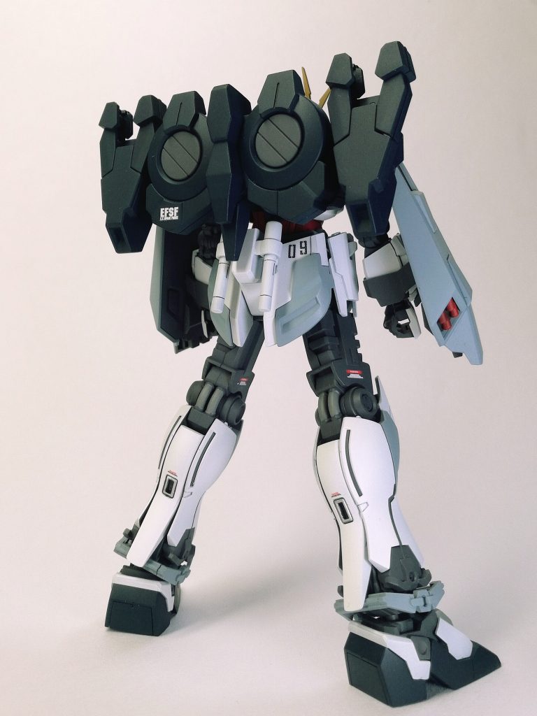 このバックパックなかなかかっこいい。