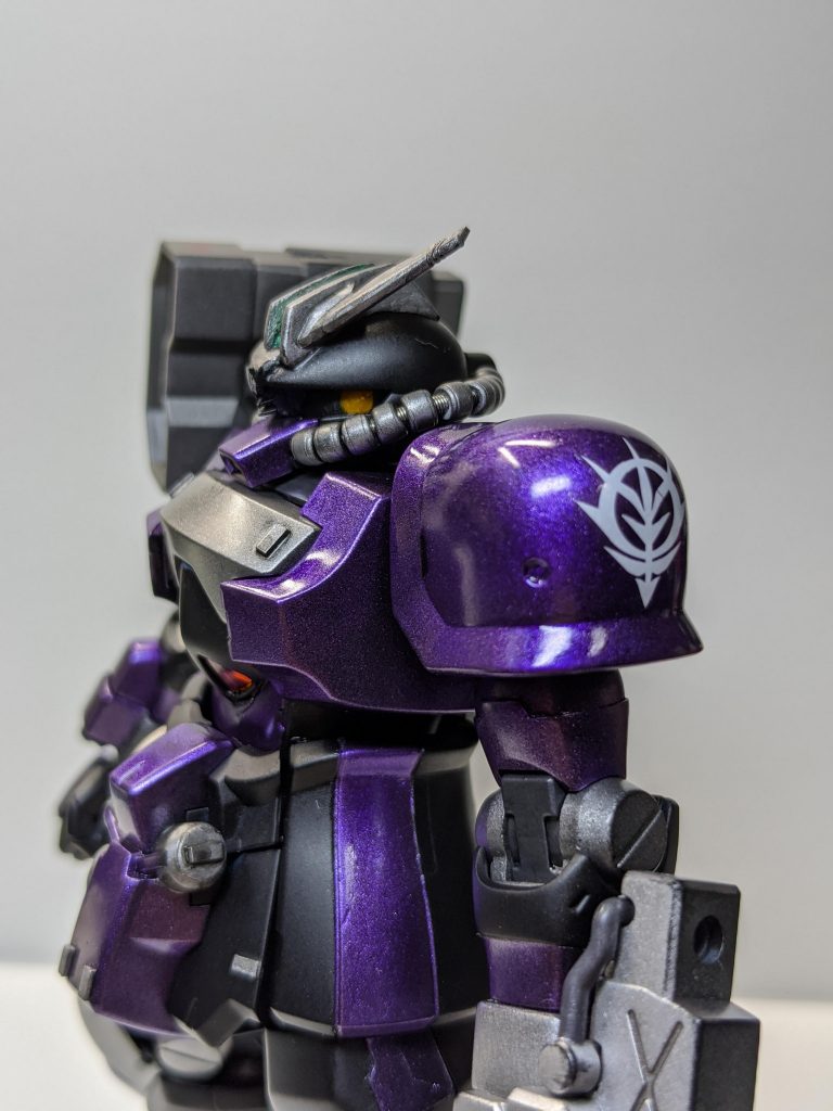 紫部はツヤ有り黒部はツヤ無し銀部は半ツヤで仕上げております。肩はすごくテカテカです(^^)