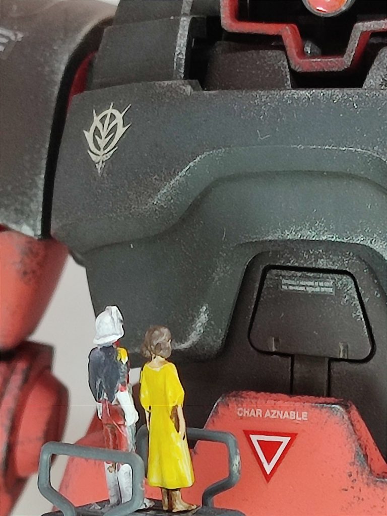 おまけ。シャアとララア画像にはありませんが前面も塗装しています。