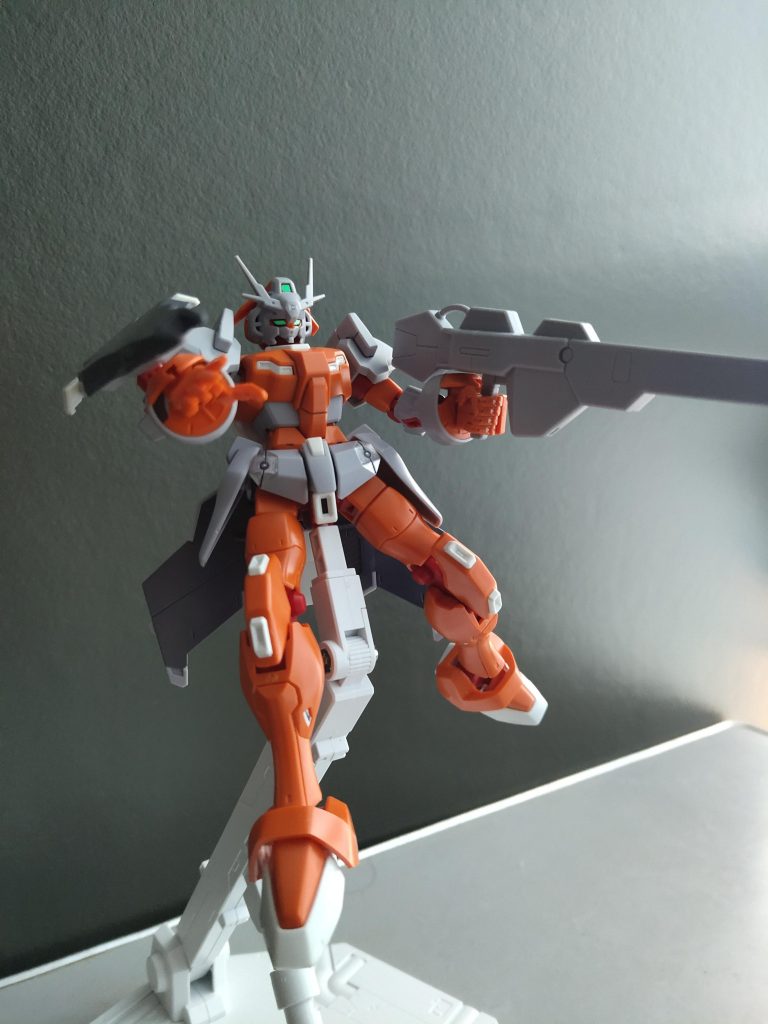 ロングライフルがとても印象的。そしてナント、これが2つも付属してくれるというお得感。サーベル型とライフル型なのでもう片方は他の素材に使わせてもらいます