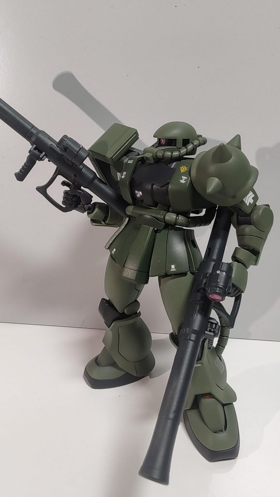 中域哨戒部隊の所属機という設定です。バズーカ2丁の全弾発射による一撃離脱で敵戦艦を撃墜させる。撃ち終わった後はバズーカを破棄する為、だいたい手ぶらで帰還している。