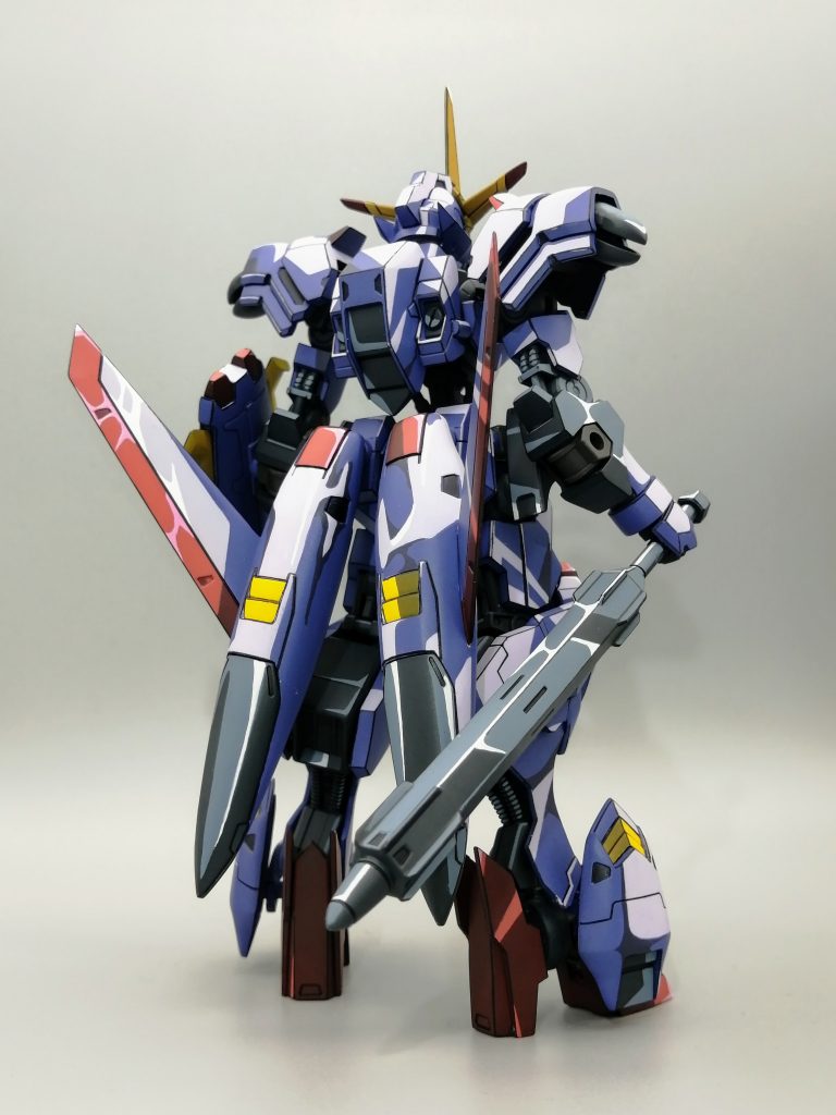 この端白星、仕事が忙しく(言い訳)製作期間が2ヵ月近くかかってしまいました。プラモ作り再開して2年近く。だんだん一作品を作るのに製作期間が延びてるのが気になるところです。また人がプラモ作っているYouTube動画をみて満足しちゃってるとこもあるので...(反省)一作品に色々こだわって手が遅くなってると思うので、今後は少しペースアップを意識して作っていきたいですね。