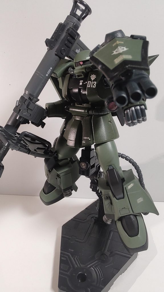 3連装35mmガトリング砲。盾とガトリング砲は磁石でつながっているので取り外し出来ます。