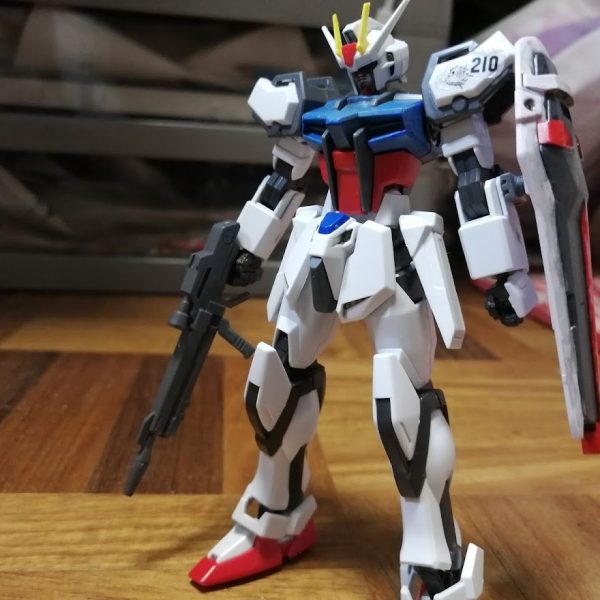 エントリーグレード　ストライクガンダム(メイカンメラストライクルージュ)