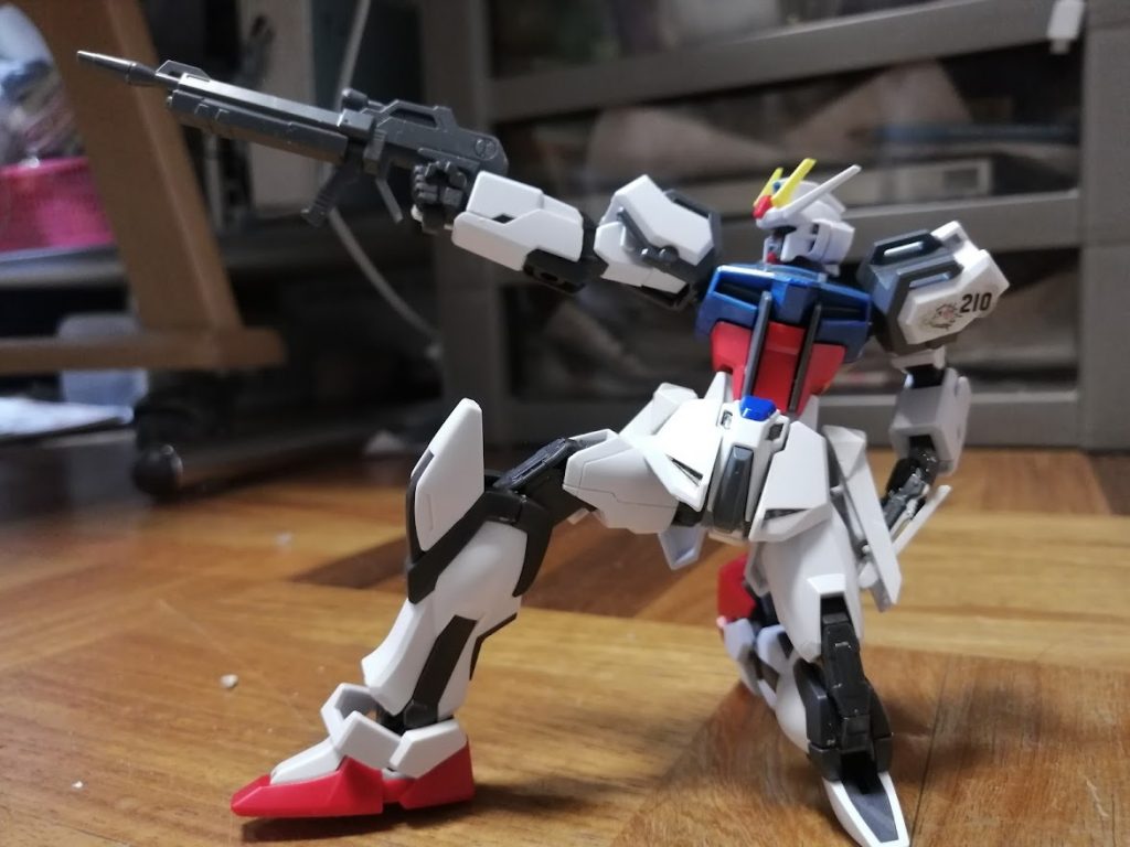 エントリーグレード ストライクガンダム(メイカンメラストライクルージュ)–2枚目/制作者:heater