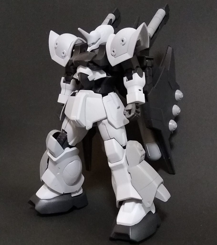 カラーリング当初案上半身は肩と胸部中央が別の色なのですが全然見分けがつかなかったのでやめました。ちなみに肩、バックパック:グラファイトブラック胸部中央、スリッパ:ミッドナイトブルー です。