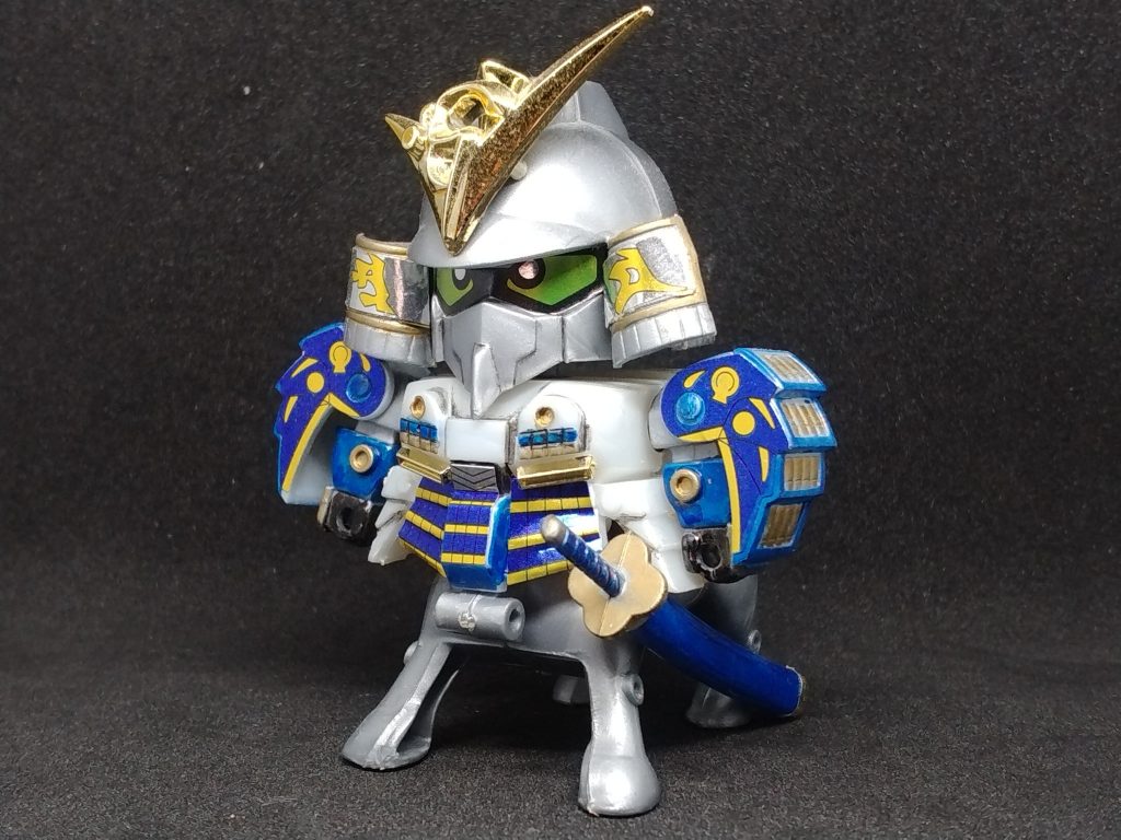 SD戦国伝 天と地と 謙信頑駄無。こちらもパチ組みガンダムマーカーのポイント塗装・スミイレのみ。