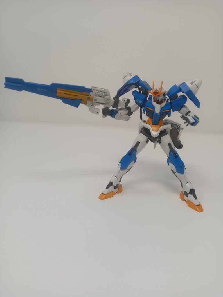 The GN Laser Rifle is a powerful rifle that can drill through GN Fields with no problem. But do to being powerful, it use up a lot of GN particles to use it. So, the GN battery was made to compensate for it so 00 Gundam won't suffer. Can only be use 6 times. [12 in Trans-Am but will drain the time of Trans Am]