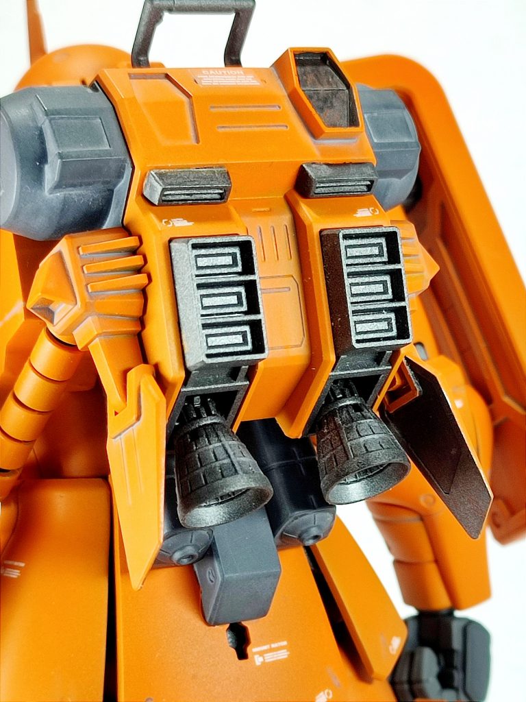 よく分からないバックパック下のパーツ。最後までご覧いただきましてありがとうございます。