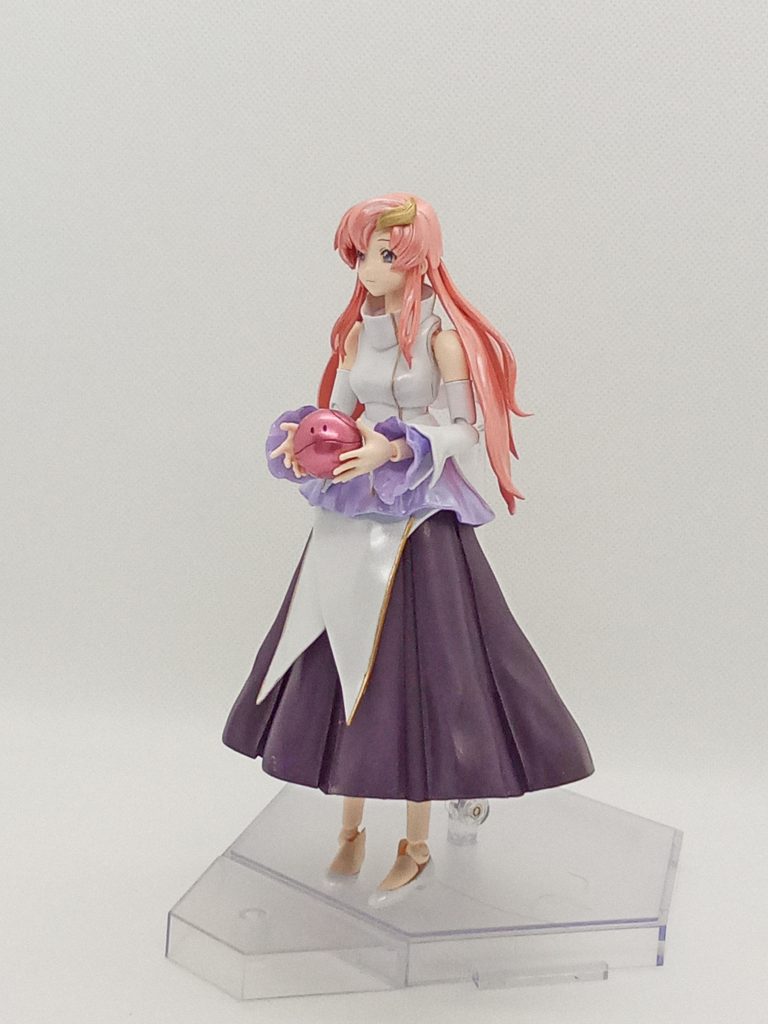 髪の毛はシャア専用レッドを使用してますミニスカート部分はガイアカラーロングスカートは令和元年記念カラーを使用 際入手出来ないのでここぞ!という際に使っていきますロングスカートはパージ可能でミニスカート状態になりますがこんかいはロングモードで