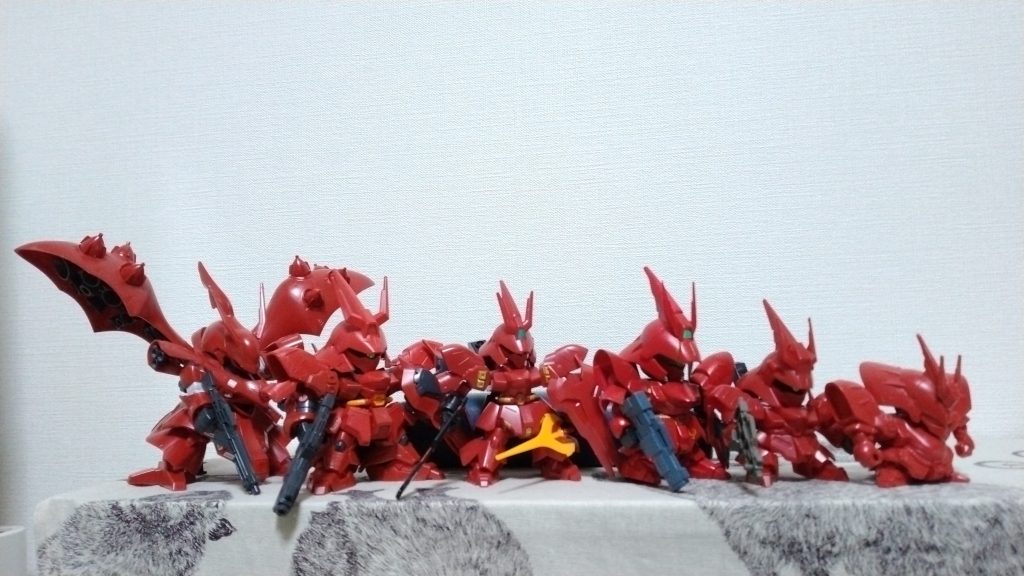 おおよそ大きさ順に並べてみた。左からSDCS ナイチンゲールBB戦士 382 サザビーEX-STD サザビーBB戦士 303 サザビー(司馬懿)ミニプラ ショックガンダム SGサザビーBB戦士 8 サザビー