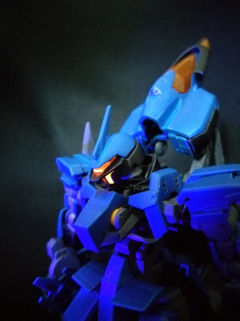 ブルーライトで発光。 名前は北欧神話の番犬ガルムに由来。戦闘バイク→ヴィナス戦記→HOUND→猟犬→番犬