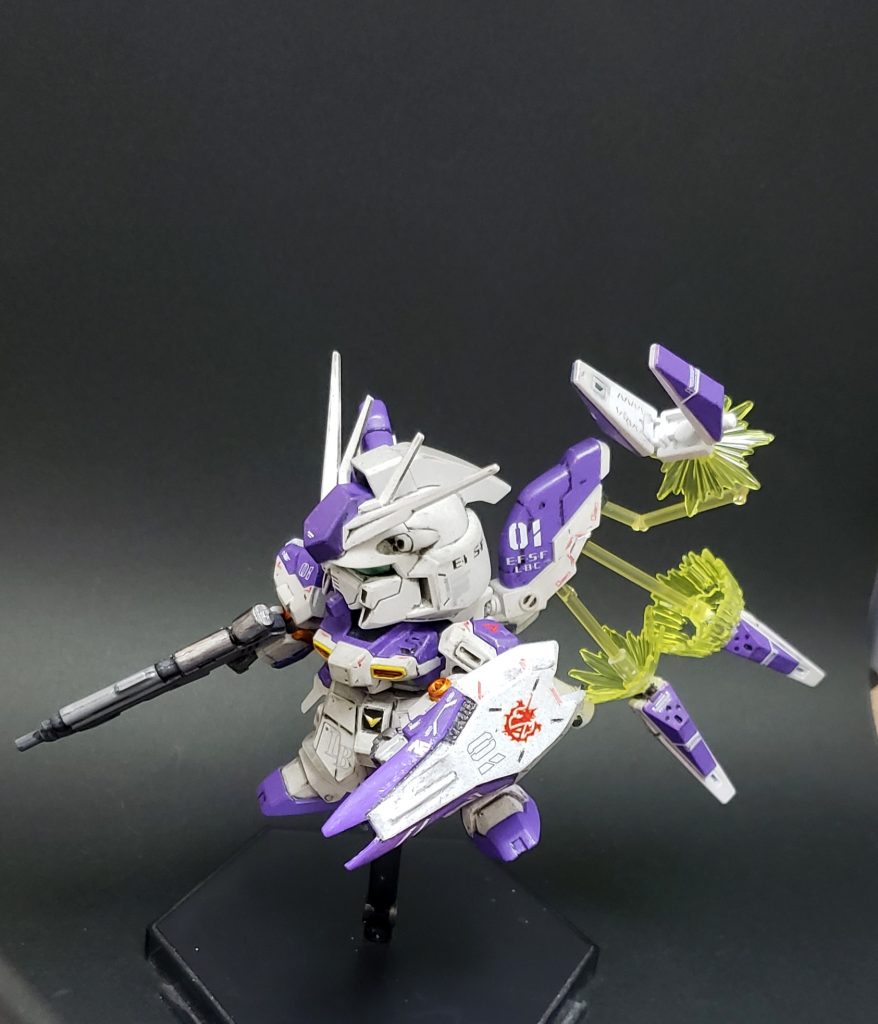 フィンファンネル!クリアーイエローのランナーがちょうど手元にあったので、市販のエフェクトパーツと組み合わせて即席でファンネル展開エフェクトを作りました。